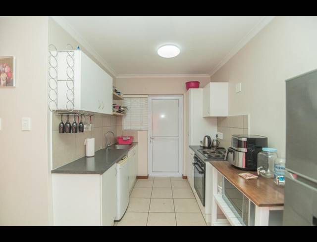 2 BEDROOM TOWNHOUSE FOR SALE IN FAIRVIEW